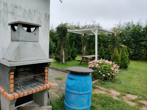 la zona privada consta de parrilla, mesa de picnic y zona de relax.